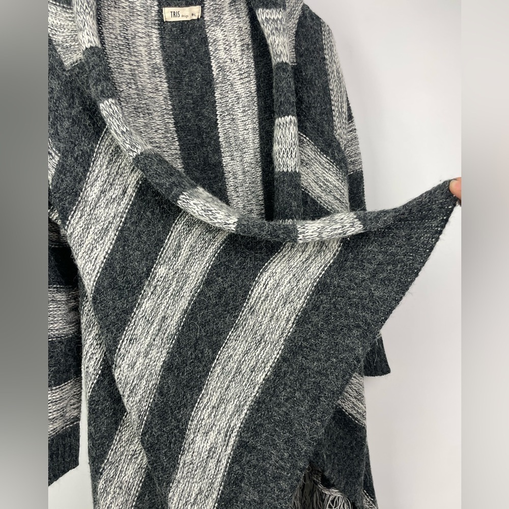 Tris Design Gray Striped Mohair Blend Fringe Trim Open Front Sweater - Picture 2 of 8